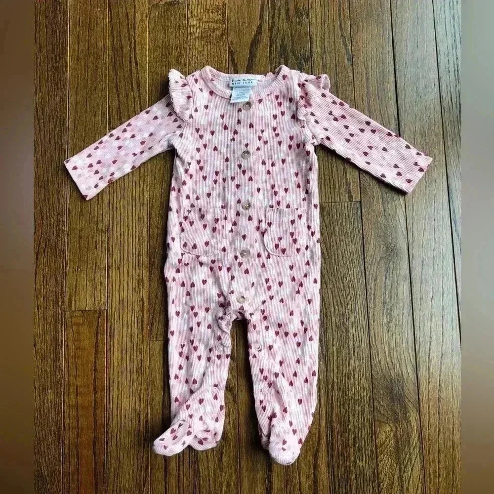Nicole Miller Girls 6-9 Months Pink Heart Ruffled Sleeves Footed Onesie - EUC